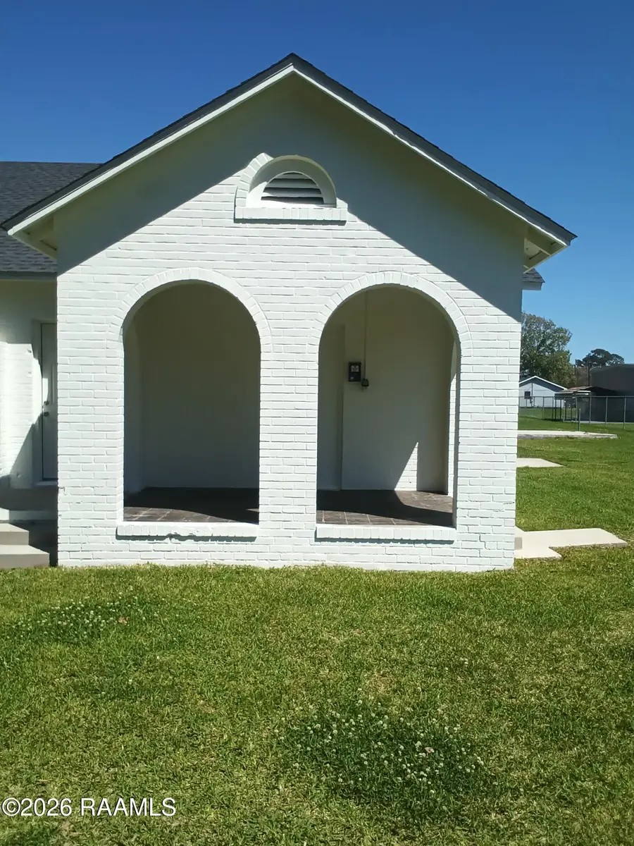 803 20 Arpent Road, New Iberia, LA 70560 - #2