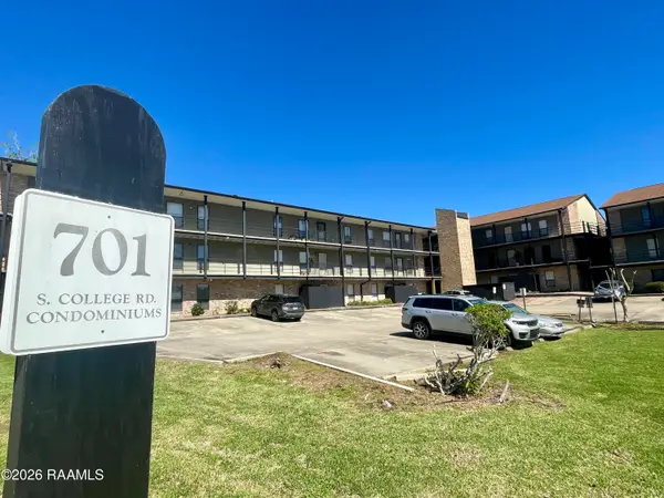 701 S College Road #Apt 215, Lafayette, LA 70503