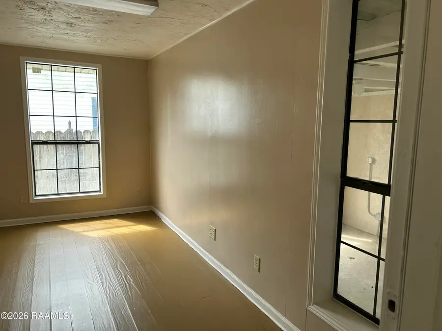 911 Sunset Street, Scott, LA 70583 - #3