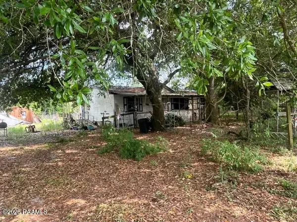 4015 Mcanally Road, New Iberia, LA 70560