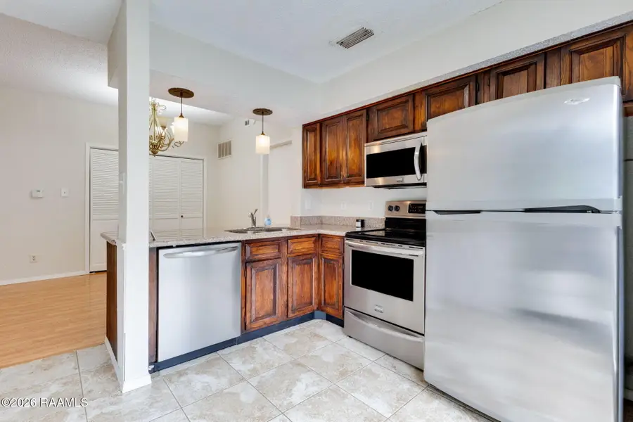1304 E Bayou Parkway #Apt 6c, Lafayette, LA 70508 - #3