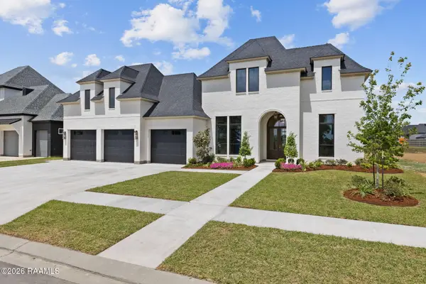 208 Sabal Bend Drive, Youngsville, LA 70592