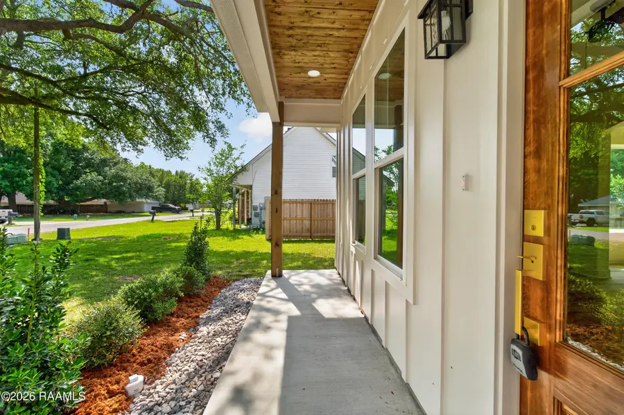 121 Meadow Glen Drive, Youngsville, LA 70592 - #3