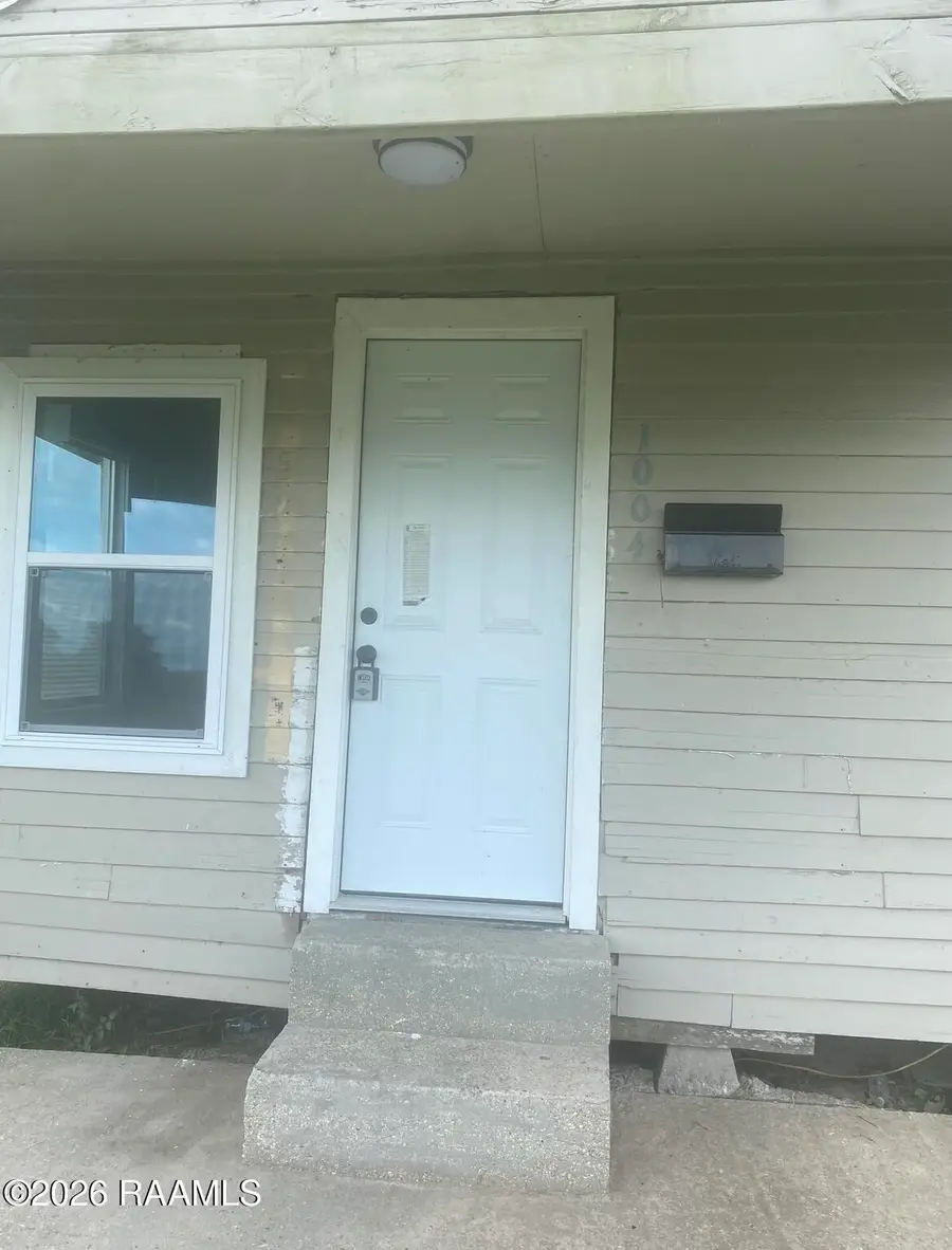 1004 E Jefferson Davis, Rayne, LA 70578 - #2