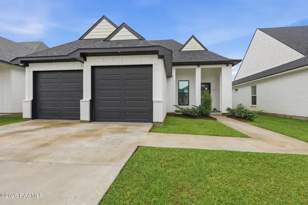 110 Lakes Edge Drive, Broussard, LA 70518