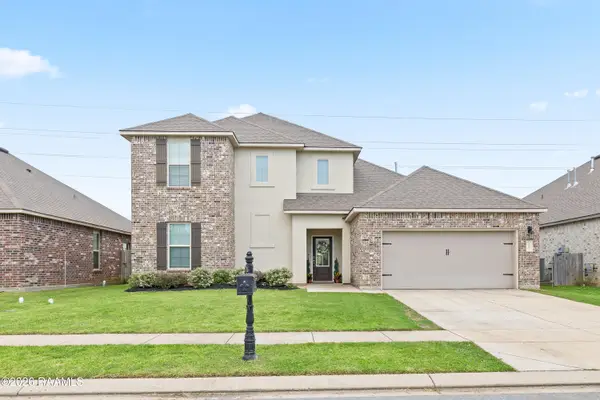 107 Rue Chateau Royal Drive, Youngsville, LA 70592