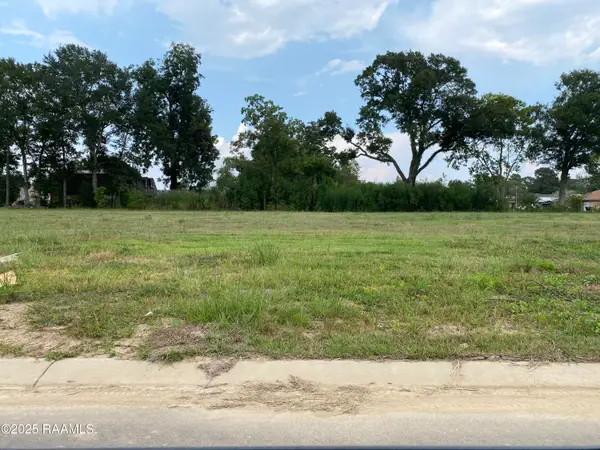 110 Leaning Oak Drive, Lafayette, LA 70508