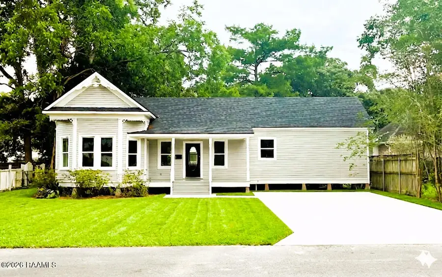 516 E Hutchinson Avenue, Crowley, LA 70526 - #2