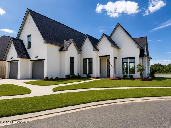 107 Sugar Cane Palm Circle, Broussard, LA 70518