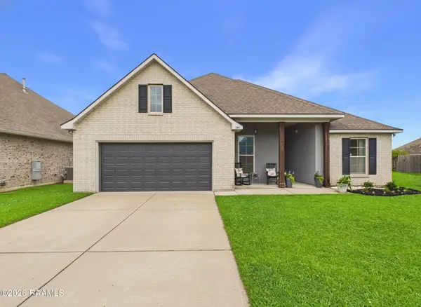 100 Sugar Crest Drive, Youngsville, LA 70592
