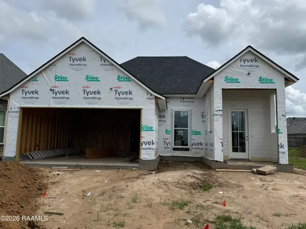 136 Lakes Edge Drive, Broussard, LA 70518