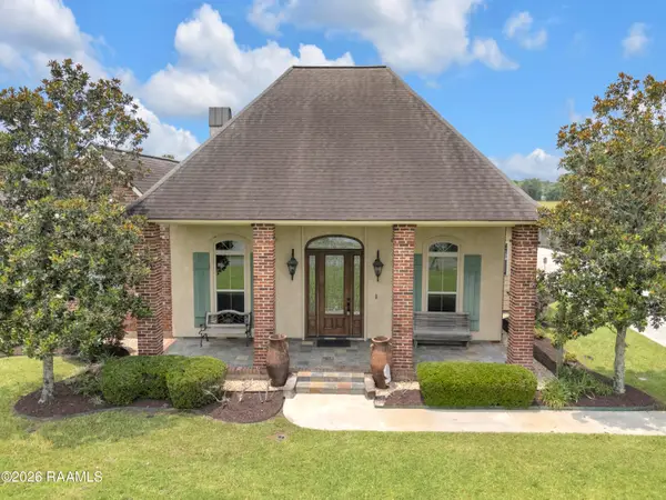 210 Grand Lake Drive, Arnaudville, LA 70512