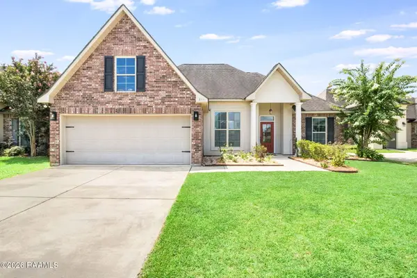 214 Lexi Falls Lane, Broussard, LA 70518