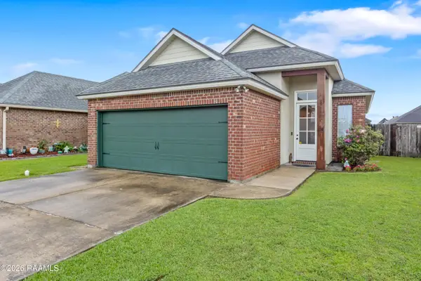 104 Meadowhollow Drive, Youngsville, LA 70592