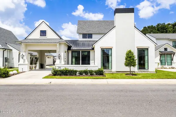 203 Shadow Bend Drive, Broussard, LA 70518