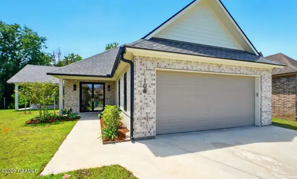 108 Meadowbrook Drive, Broussard, LA 70518