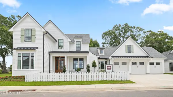 205 Grand Oak Drive, Broussard, LA 70518