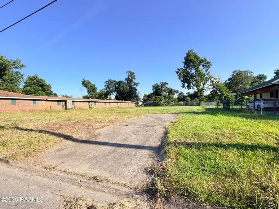 624 E Madison Street, Opelousas, LA 70570 - #3
