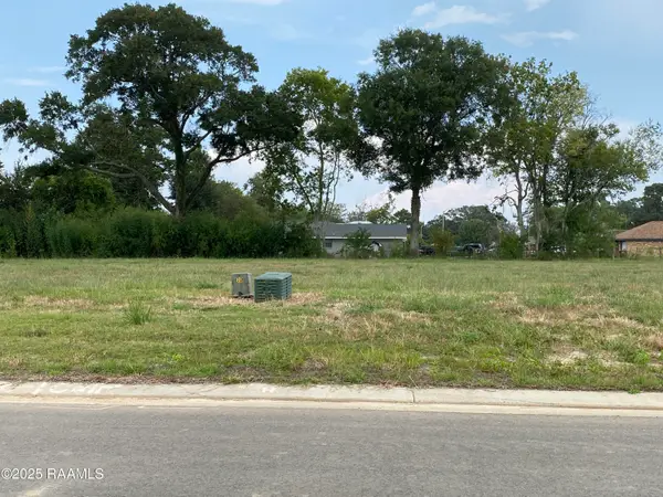 104 Leaning Oak Drive, Lafayette, LA 70508