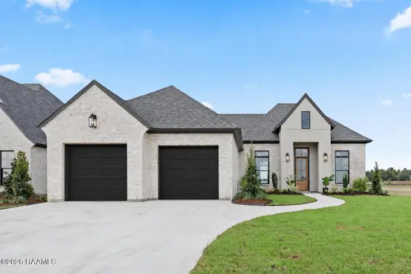 105 Summit Heights Dr, Youngsville, LA 70592