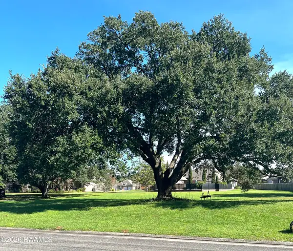 22 Shadows Bend Boulevard, New Iberia, LA 70563