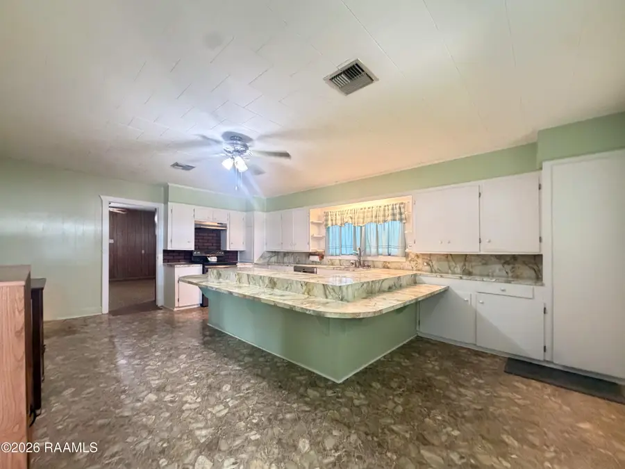 121 W Walnut Street, Crowley, LA 70526 - #3