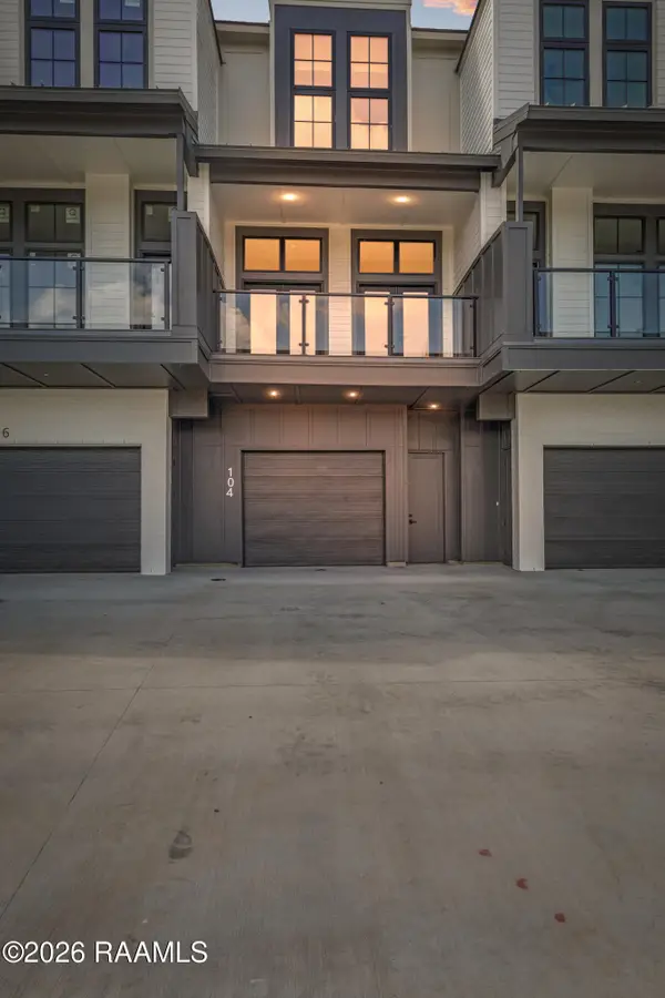 104 Southern Heights Drive, Lafayette, LA 70508