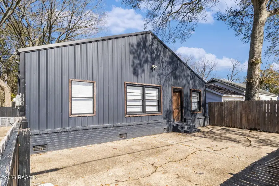 807/809 E Vermilion Street, Abbeville, LA 70510 - #2