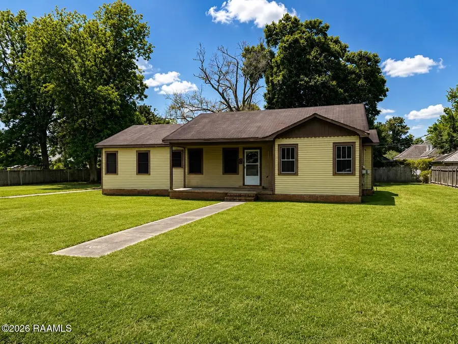 605 N East Street, Abbeville, LA 70510 - #3