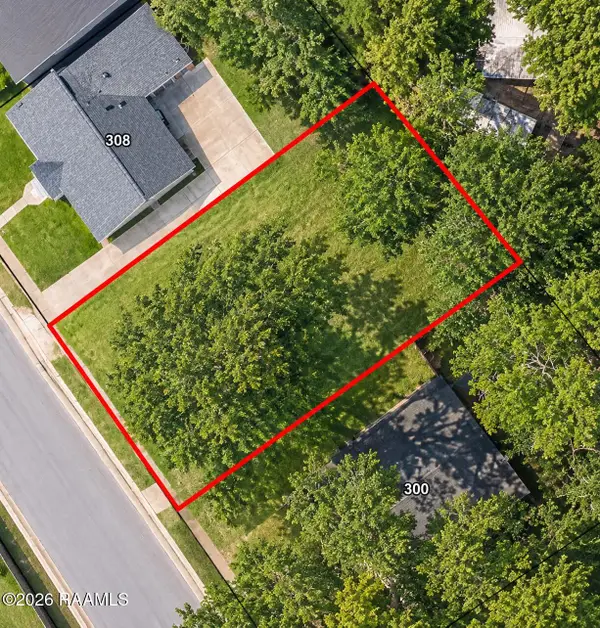 304 Cedar Crest Court, Lafayette, LA 70501