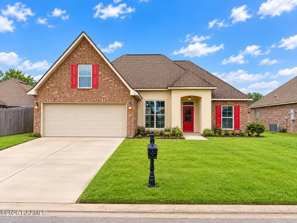 118 Peak Valley Street, Youngsville, LA 70592