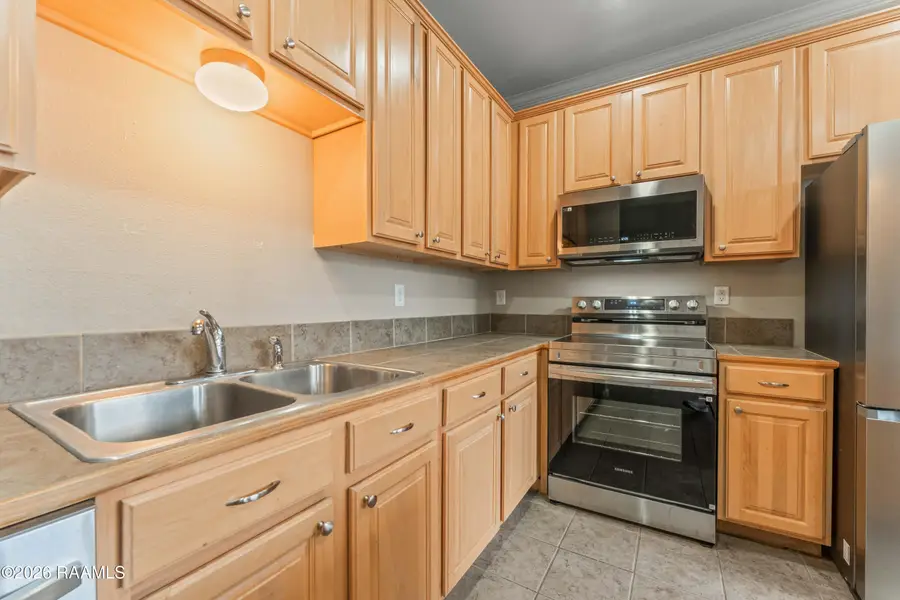 4000 Lake Beau Pre Boulevard #10, Baton Rouge, LA 70820 - #3