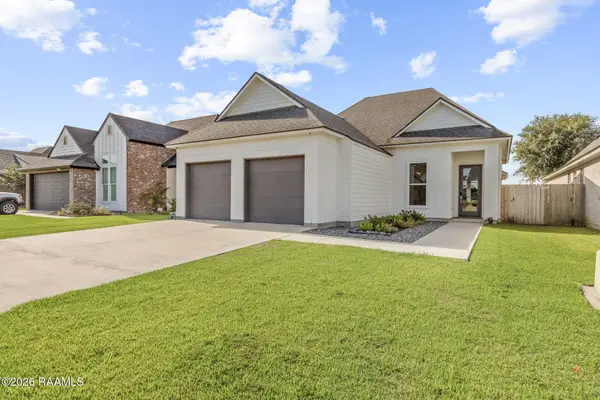 230 Whispering Meadows Road, Broussard, LA 70518