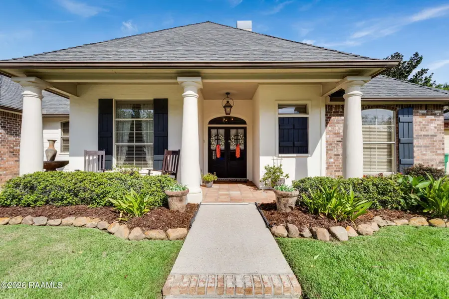 402 Southlake Circle, Youngsville, LA 70592 - #2