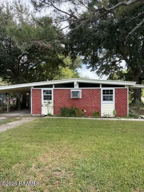 329 Fontelieu Drive, New Iberia, LA 70560
