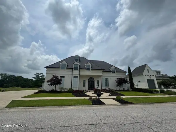 111 Belle Helene Court, Lafayette, LA 70508