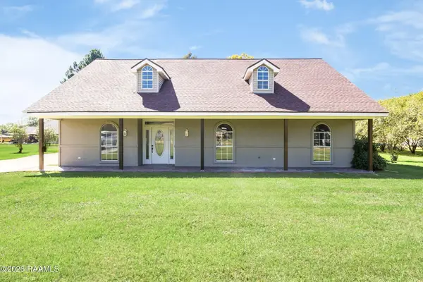 1014 Sugarland Drive, Breaux Bridge, LA 70517