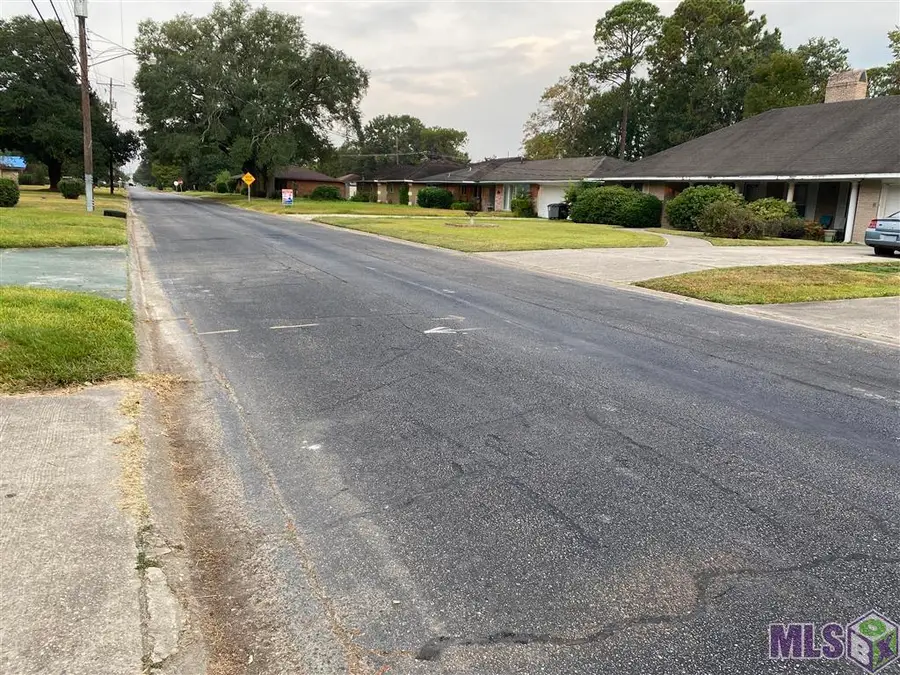 2476 79th Ave, Baton Rouge, LA 70807 - #2