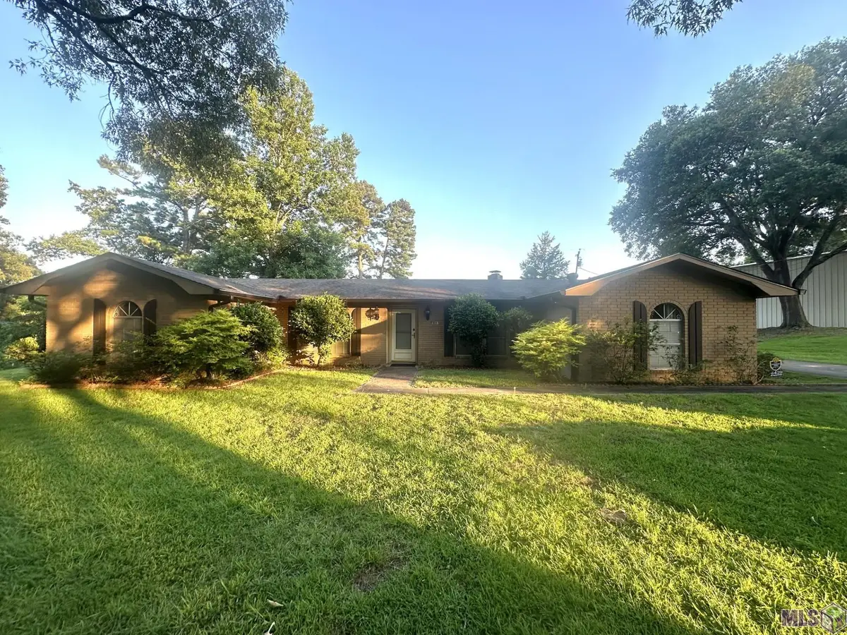8429 Fairway Dr, Pineville, LA 71360 - Image #1
