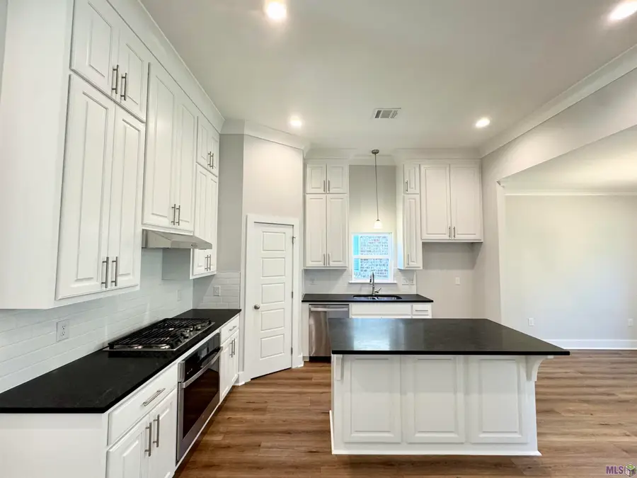 25281 Burlington Dr, Denham Springs, LA 70726 - Image #3