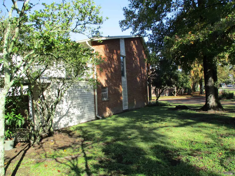 5505 Moorstone Dr, Baton Rouge, LA 70820 - Image #2