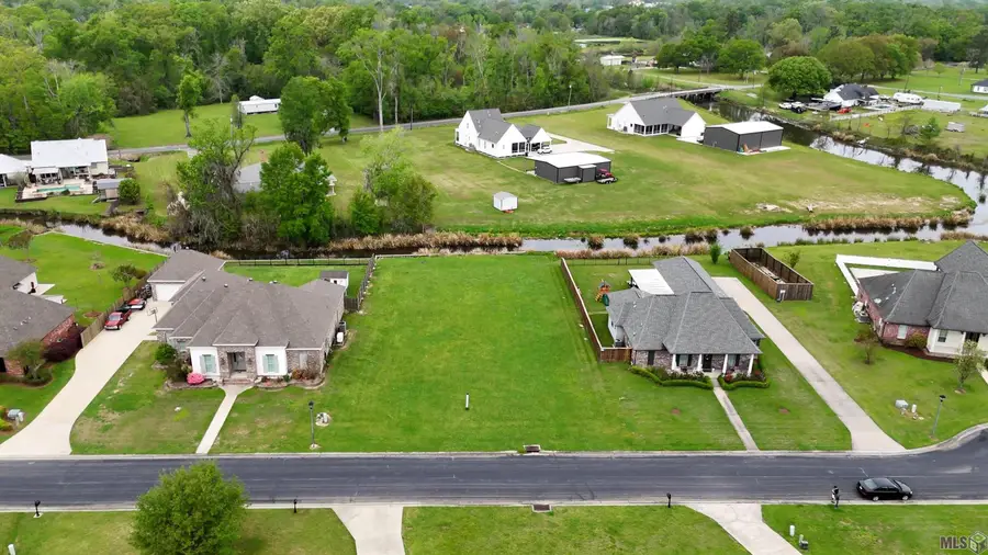 11157 Toria Ln, Saint Amant, LA 70774 - Image #3