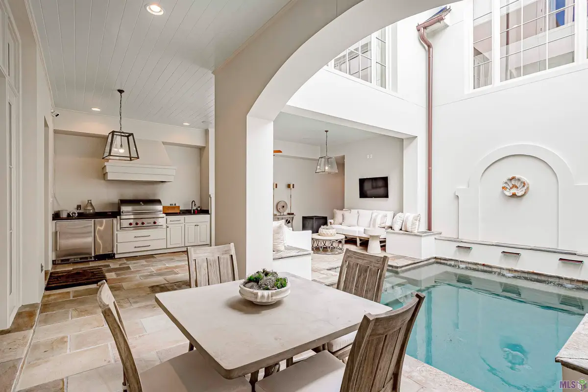 10 Country Club Place, Baton Rouge, LA 70809 - Image #1