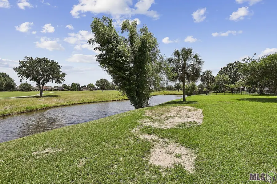 6112 Royal Palms Ct, Gonzales, LA 70737 - Image #3