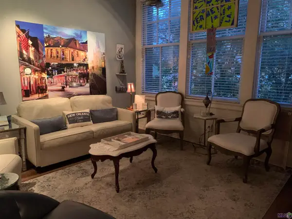 1111 S Peters #301, New Orleans, LA 70130