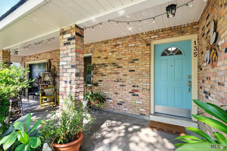 135 Shannon Dr, Mandeville, LA 70448 - Image #2