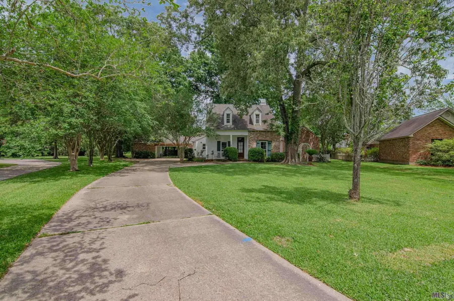 14513 N Majestic Oaks Pl, Baton Rouge, LA 70810 - Image #2