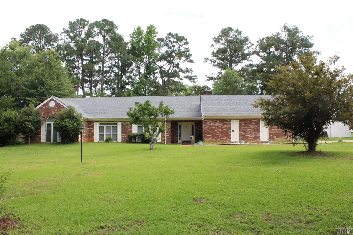 1600 Christine Dr, McComb, MS 39648 - Image #1