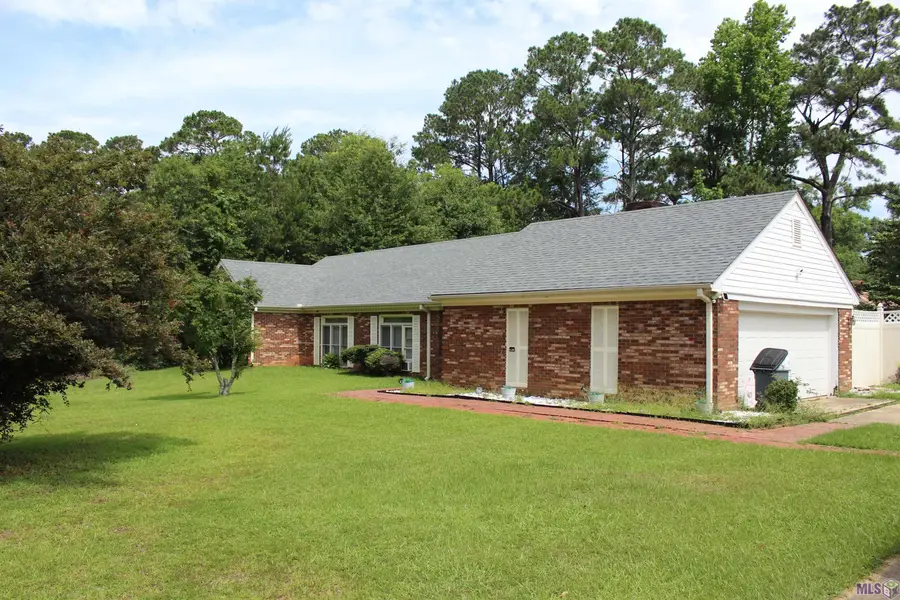 1600 Christine Dr, McComb, MS 39648 - Image #2
