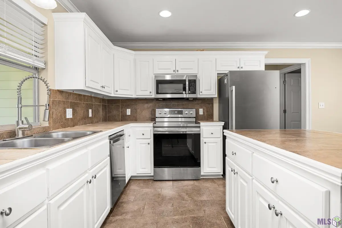 11319 Peggy St, Saint Amant, LA 70774 - Image #1